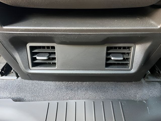 Used 2020 Chevrolet Silverado 1500 LT RWD image 28