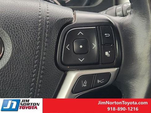 Used 2019 Toyota Highlander XLE image 31