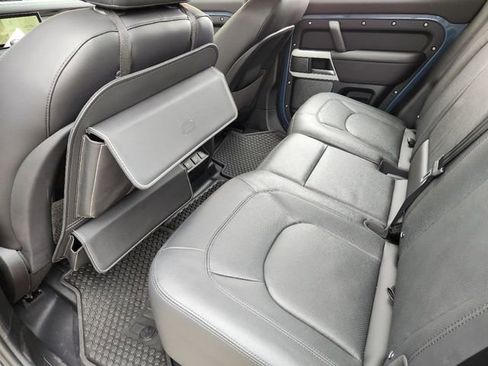 Used 2024 Land Rover Defender 110 S image 29