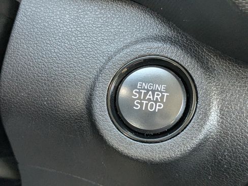 Used 2024 Hyundai Venue Limited image 27