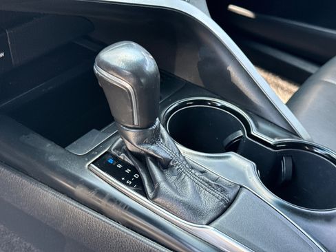 Used 2019 Toyota Camry SE FWD image 27