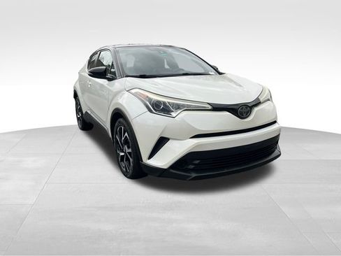 Used 2019 Toyota C-HR XLE image 7
