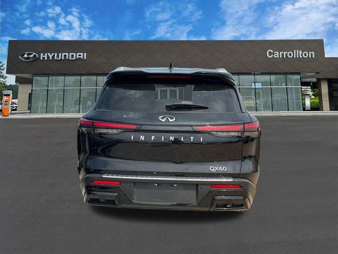 Used 2023 INFINITI QX60 Luxe w/ Performance Audio Package image 6