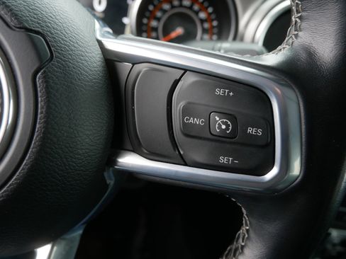 Used 2022 Jeep Gladiator Overland w/ Cold Weather Group image 25