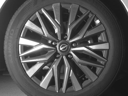 Used 2025 Nissan Altima 2.5 SV FWD image 10