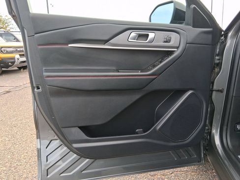 New 2025 Ford Explorer ST-Line w/ Premium Package AWD/4WD image 10
