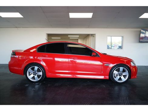 Used 2009 Pontiac G8 GT w/ Premium Package image 8