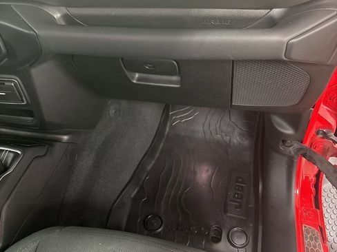 Used 2021 Jeep Wrangler Unlimited Sahara w/ LED Lighting Group image 32