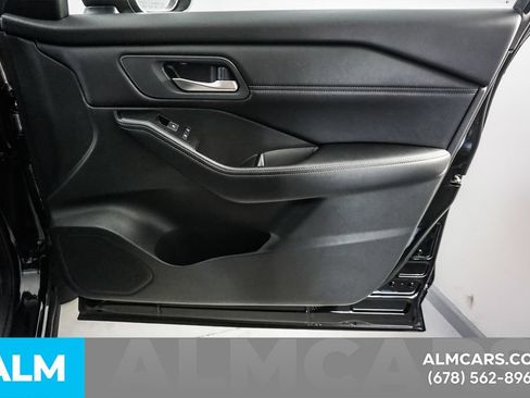 Used 2026 Nissan Rogue SL FWD image 42