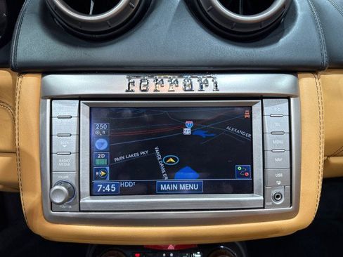 Used 2010 Ferrari California image 24