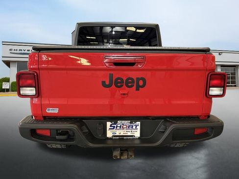Used 2021 Jeep Gladiator Willys image 4