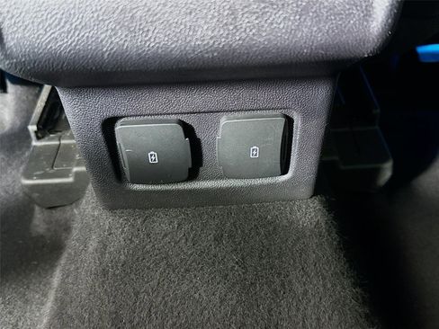 Used 2023 Lincoln Corsair Reserve FWD image 28