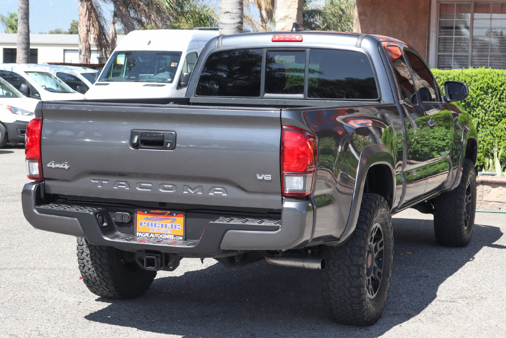 Used 2022 Toyota Tacoma SR5 AWD/4WD image 10