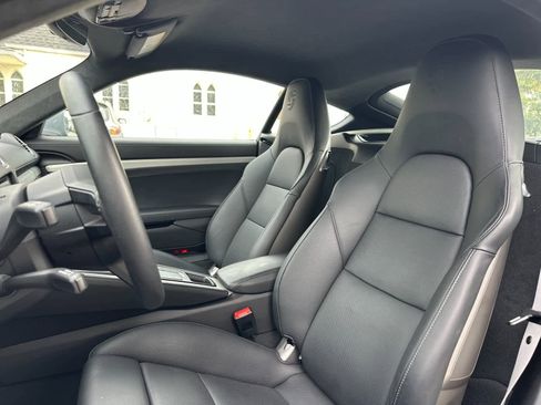 Used 2025 Porsche 718 Cayman GTS image 5