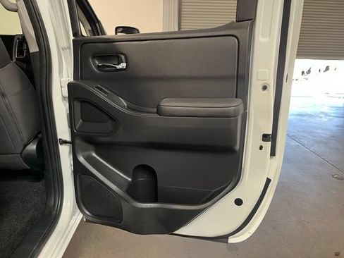Used 2024 Nissan Frontier SV RWD image 16