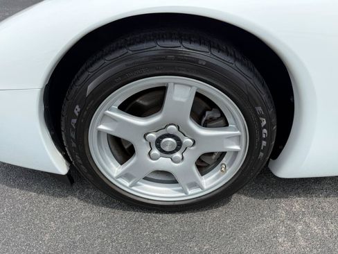 Used 1998 Chevrolet Corvette Coupe RWD image 12