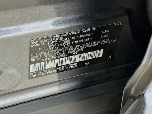 Used 2019 Toyota RAV4 XLE image 12