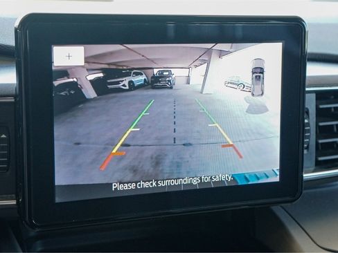 Used 2024 Ford Explorer XLT w/ Equipment Group 202A image 12