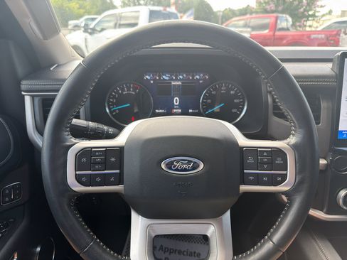 Used 2022 Ford Expedition XLT RWD image 30