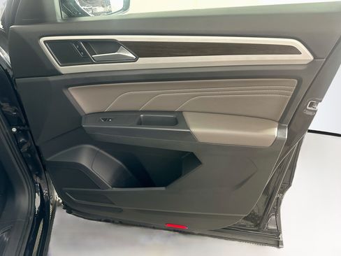 Used 2021 Volkswagen Atlas SE FWD image 33
