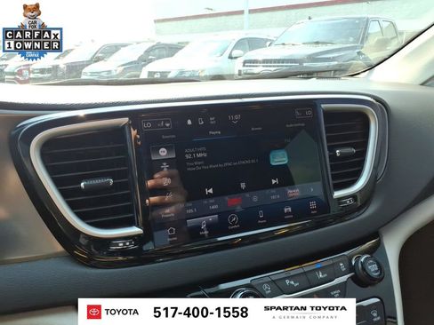 Used 2024 Chrysler Pacifica Touring-L FWD image 20