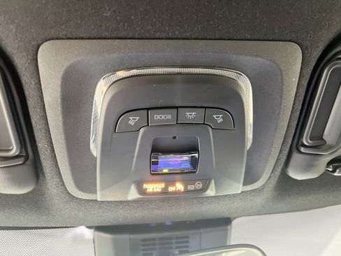 Used 2025 Toyota Corolla SE FWD image 21