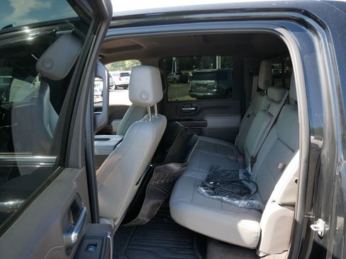 Used 2022 GMC Sierra 2500 SLT w/ SLT Premium Package AWD/4WD image 11