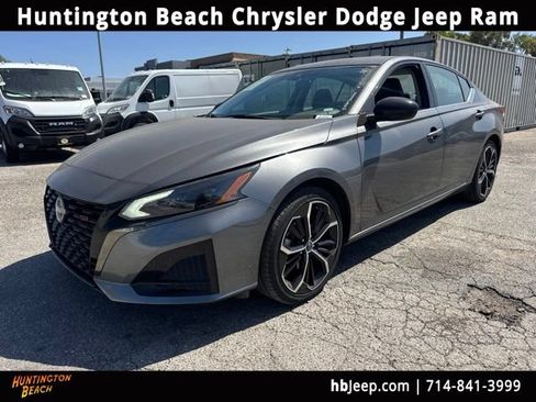 Used 2024 Nissan Altima 2.5 SR FWD image 1