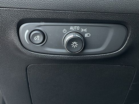 Used 2025 Buick Encore GX Preferred image 26