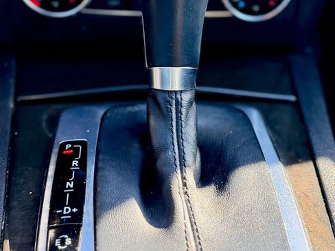 Used 2013 Mercedes-Benz C 250 Sedan image 15