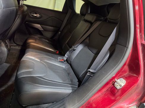 Used 2019 Jeep Cherokee Limited AWD/4WD image 7