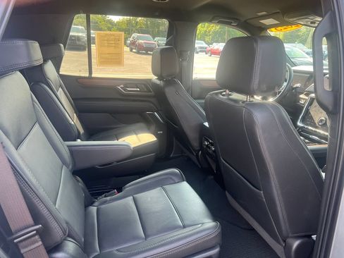 Used 2025 GMC Yukon Denali AWD/4WD image 28