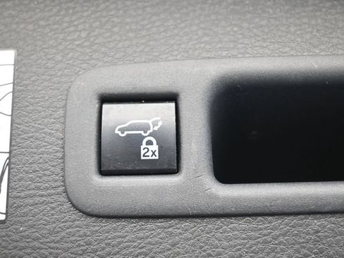 Used 2021 Toyota Sienna XLE FWD image 29