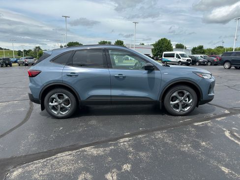 New 2025 Ford Escape ST-Line w/ Equipment Group 301A image 5