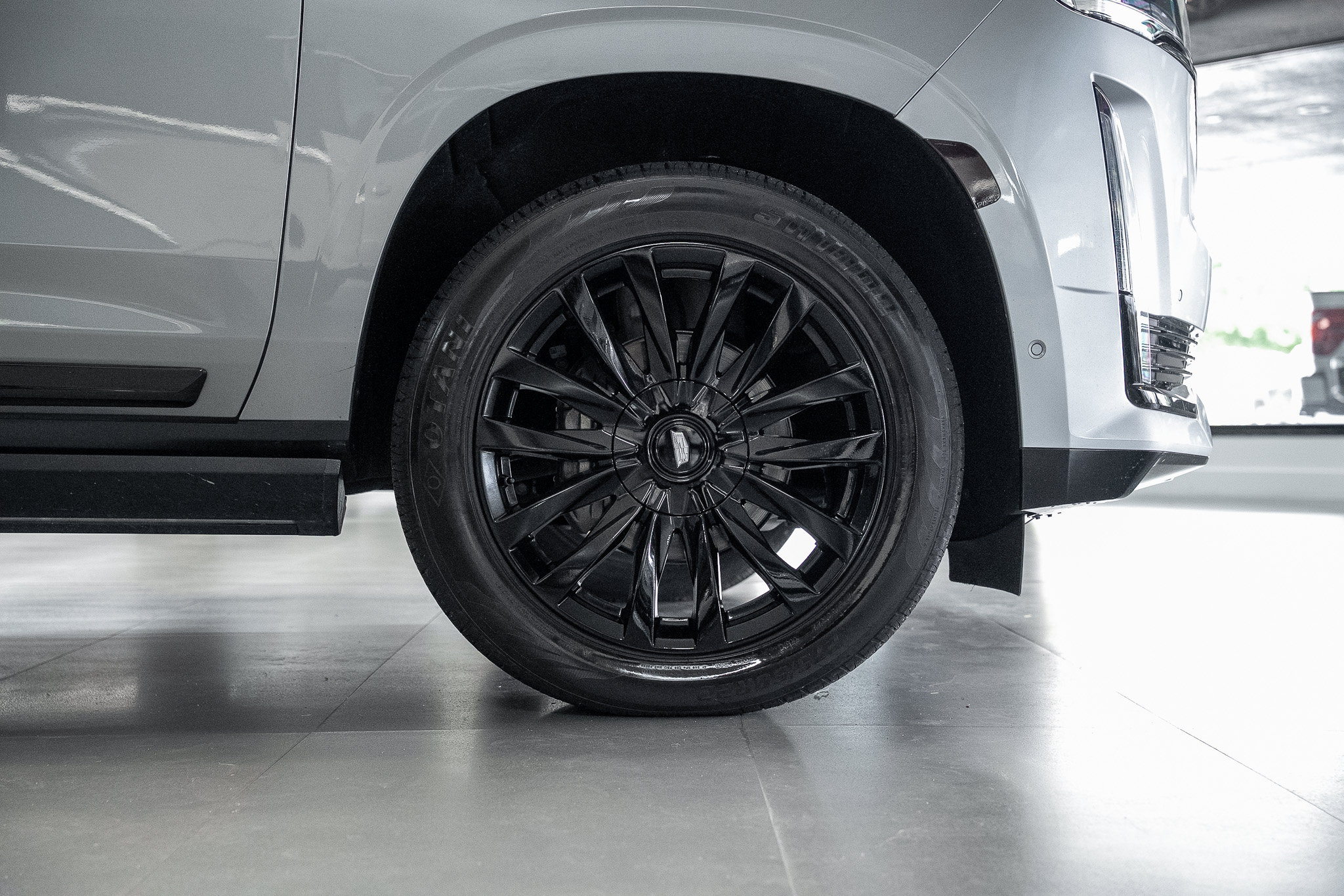 Used 2023 Cadillac Escalade Premium Luxury w/ Performance Package AWD/4WD image 35