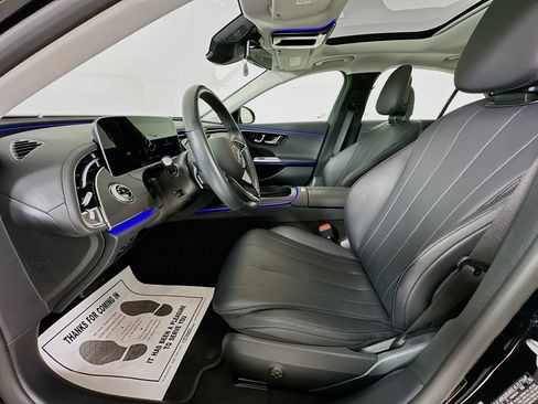 Used 2025 Mercedes-Benz E 350 4MATIC Sedan image 23