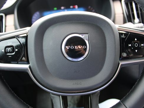 Used 2025 Volvo XC90 B6 Plus AWD/4WD image 20