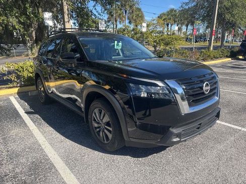 Certified 2024 Nissan Pathfinder SV image 29