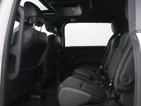 Used 2026 Toyota Sienna XLE Woodland Edition AWD/4WD image 20