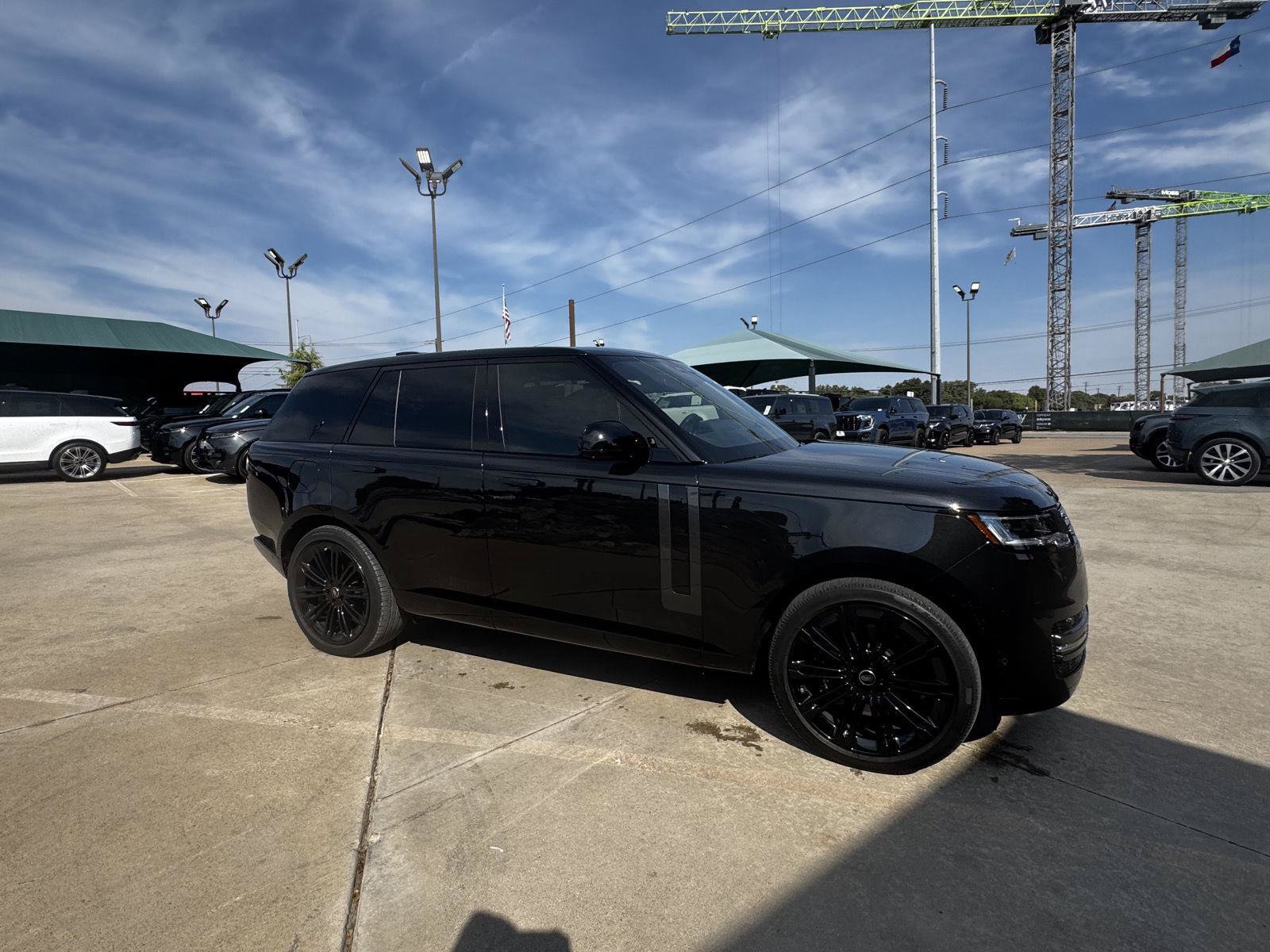 Certified 2025 Land Rover Range Rover SE AWD/4WD image 11