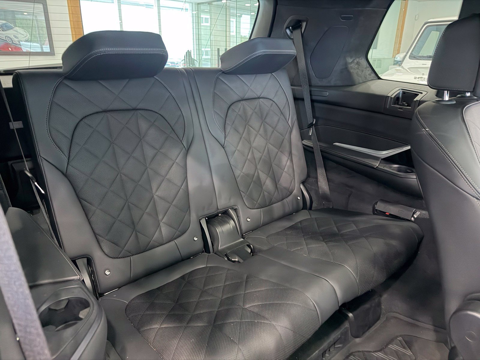 Used 2023 BMW X7 xDrive40i w/ M Sport Package AWD/4WD image 25