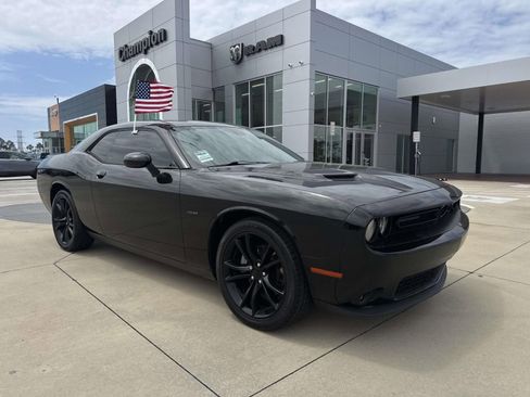 Used 2016 Dodge Challenger R/T w/ Blacktop Package RWD image 1