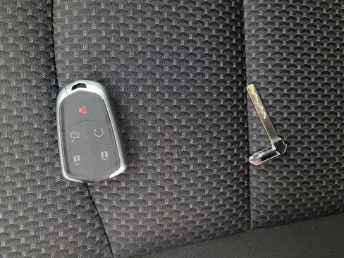 Used 2024 GMC Terrain SLE w/ Driver Convenience Package FWD image 32