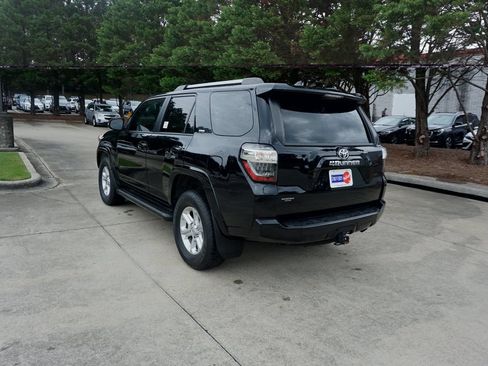 Used 2023 Toyota 4Runner SR5 Premium w/ Moonroof Package RWD image 19