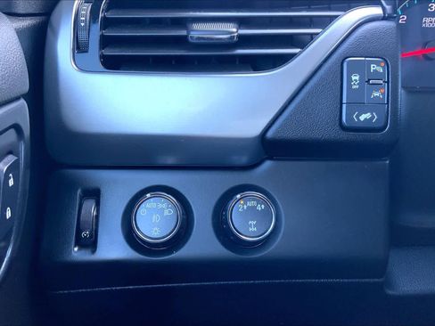 Used 2019 Chevrolet Tahoe LT image 33