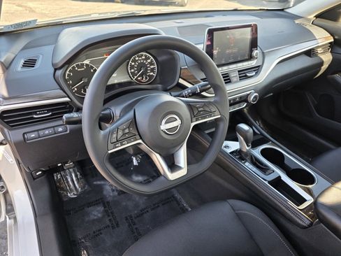 Used 2023 Nissan Altima 2.5 SV image 25