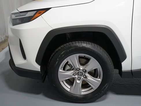 Used 2025 Toyota RAV4 XLE FWD image 5
