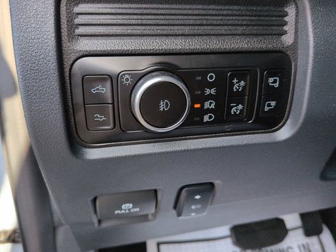 Used 2025 Ford F250 Platinum image 17