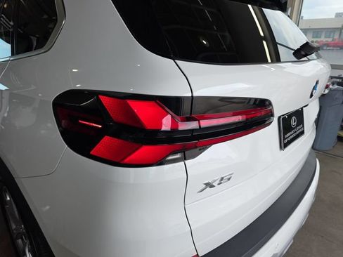 Used 2025 BMW X5 xDrive40i AWD/4WD image 34