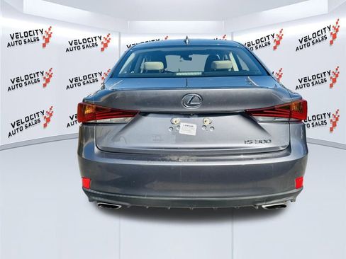 Used 2018 Lexus IS 300 image 4